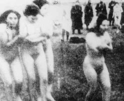 【グロ画像】ナチスのホロコースト、女はとりあえず脱がしてから殺す流れだった模様