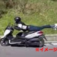 【ダーウィン賞】バイクで"スーパーマン乗り"をしていたDQNが案の定事故って死亡…